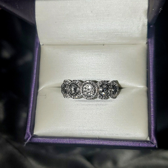 Diamond Ring - Picture 2 of 11